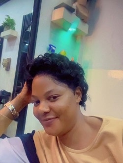 Profil de Ornella, une femme célibataire de 36 ans à Kinshasa