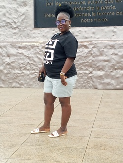 Profil de Gloria, une femme célibataire de 29 ans à Petit Abidjan-Youkou