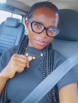 Profil de Caroleorphé, une femme célibataire de 22 ans à Yaoundé