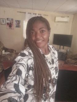 Profil de Larosa, une femme célibataire de 40 ans à Yaoundé