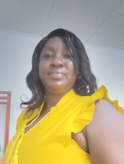 Profil de Djeny, une femme célibataire de 44 ans à Douala