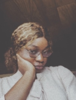 Profil de Maelle, une femme célibataire de 21 ans à Yaoundé