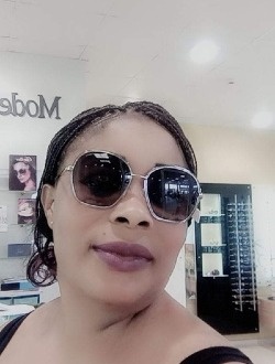 Profil de Emmanuella, une femme célibataire de 42 ans à Petit Abidjan-Youkou