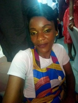 Profil de Huguette, une femme célibataire de 40 ans à Douala