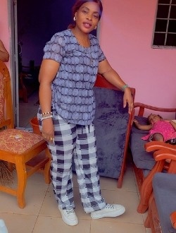 Profil de Clarine, une femme célibataire de 52 ans à Yaoundé