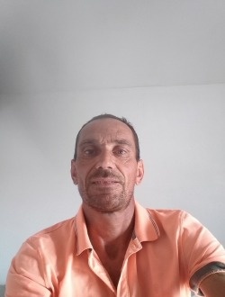 Profil de Luigi, un homme célibataire de 44 ans à Paris