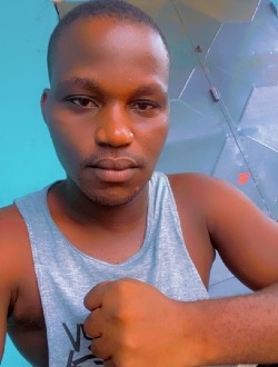 Profil de Jean-B, un homme célibataire de 27 ans à Abidjan
