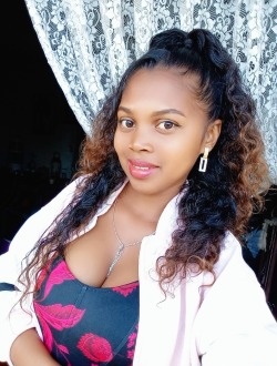 Profil de Hanitra M'Ellodïe, une femme célibataire de 30 ans à Toamasina