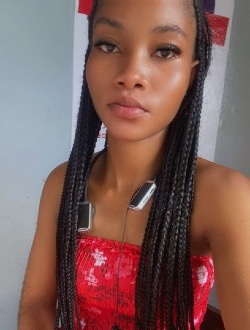 Profil de Michelle, une femme célibataire de 23 ans à Douala