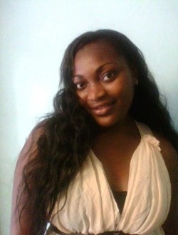 Profil de Aline, une femme célibataire de 28 ans à Douala