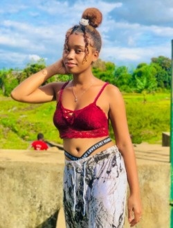 Profil de Lyah, une femme célibataire de 20 ans à Sambava