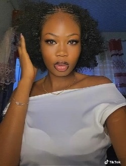 Profil de Megan, une femme célibataire de 23 ans à Kinshasa
