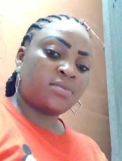 Profil de Estelle, une femme célibataire de 37 ans à Douala