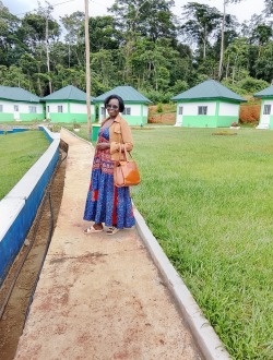 Profil de Marcelle, une femme célibataire de 48 ans à Meyo-Centre
