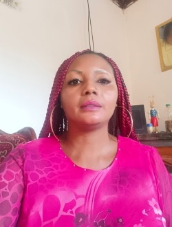 Profil de Alice, une femme célibataire de 44 ans à Meyo-Mengo