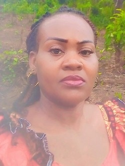 Profil de Marthe, une femme célibataire de 37 ans à Douala