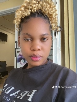 Profil de Queen, une femme célibataire de 32 ans à Yaoundé