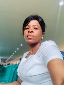 Profil de Evelyne, une femme célibataire de 46 ans à Yaoundé
