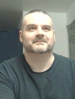 Profil de Françis, un homme célibataire de 46 ans à Terrebonne
