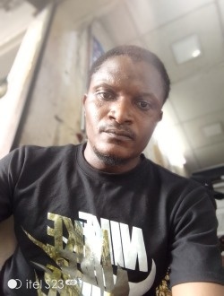 Profil de Tanguy, un homme célibataire de 33 ans à Abomey-Calavi