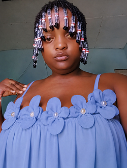 Profil de Linda Ou Samira, une femme célibataire de 27 ans à Douala
