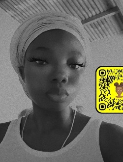 Profil de Nina, une femme célibataire de 19 ans à Lomé