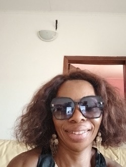 Profil de Precy, une femme célibataire de 49 ans à Yaoundé