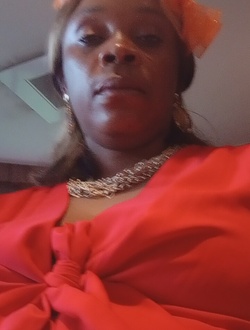 Profil de Marina, une femme célibataire de 35 ans à Akwaya-Oliti