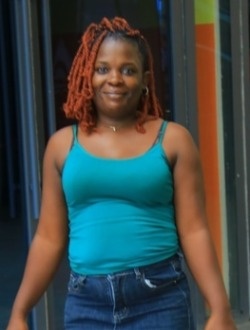 Profil de Flora, une femme célibataire de 32 ans à Loum-Chantiers