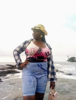 Profil de La Perle, une femme célibataire de 32 ans à Yaoundé