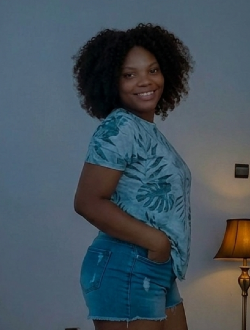 Profil de Salomé, une femme célibataire de 28 ans à Ouagadougou