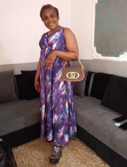 Profil de Amy, une femme célibataire de 50 ans à Abbéville-la-Rivière