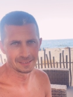 Profil de David, un homme célibataire de 42 ans à Saint-Julien-du-Sault