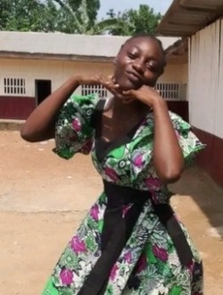 Profil de Daphné, une femme célibataire de 21 ans à Kribi