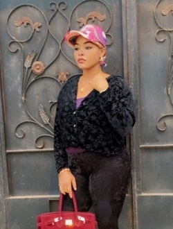 Profil de Debia Chantal, une femme célibataire de 33 ans à Kinshasa