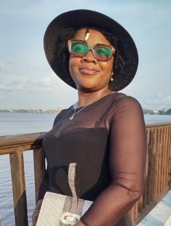 Profil de Esther, une femme célibataire de 41 ans à Douala