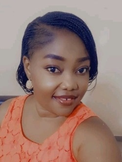 Profil de Frida, une femme célibataire de 36 ans à Cotonou