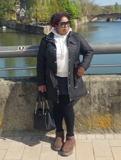 Profil de Nicole, une femme célibataire de 53 ans à Freiburg