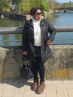 Profil de Nicole, une femme célibataire de 53 ans à Freiburg