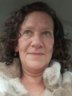 Profil de Emmanuelle, une femme célibataire de 57 ans à Quaregnon