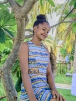 Profil de Chrisna, une femme célibataire de 20 ans à Antalaha