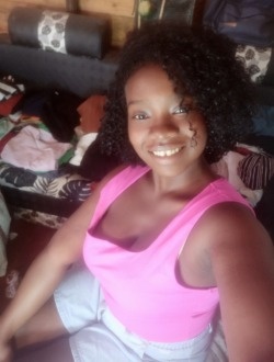 Profil de Jheny, une femme célibataire de 21 ans à Toamasina
