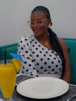 Profil de Chrislaine, une femme célibataire de 28 ans à Douala