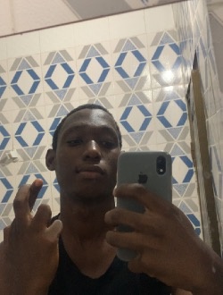 Profil de Odilon, un homme célibataire de 21 ans à Abidjan