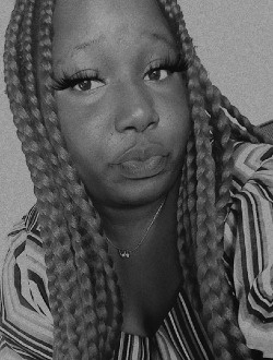 Profil de Rania, une femme célibataire de 23 ans à Abidjan