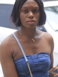 Profil de Yolande, une femme célibataire de 27 ans à Douala