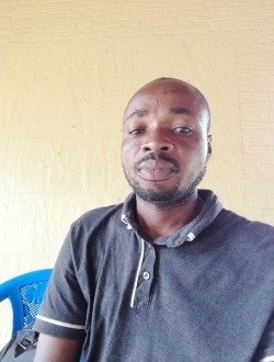 Profil de Moise, un homme célibataire de 37 ans à Lomé