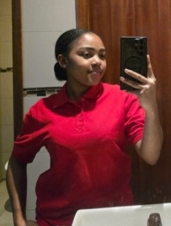 Profil de Aniesca, une femme célibataire de 21 ans à Antalaha