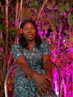 Profil de Marie, une femme célibataire de 58 ans à Libreville