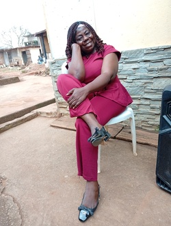 Profil de Solya, une femme célibataire de 50 ans à Yaoundé